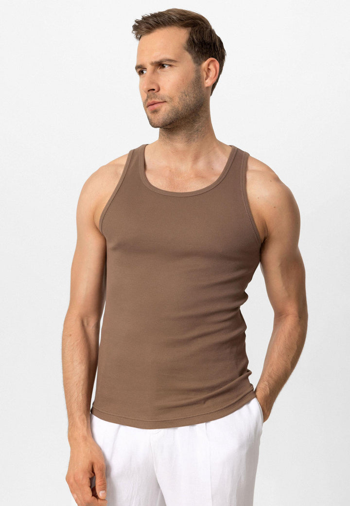 ANT Slim Fit Male Athlete - IJmuiden