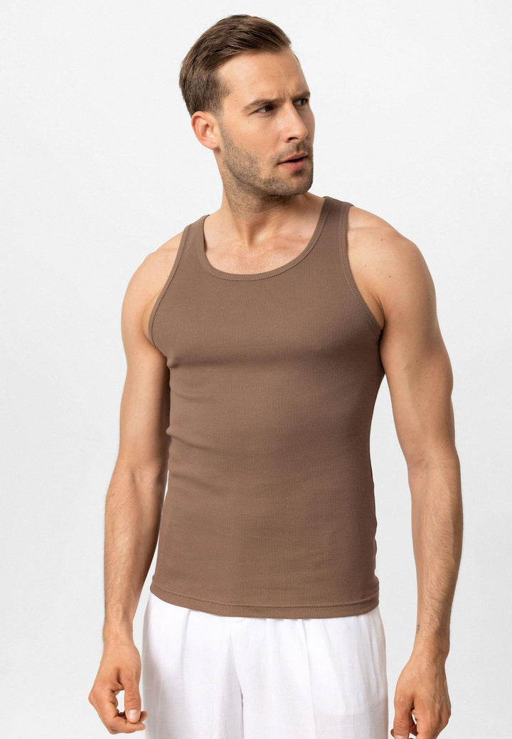 ANT Slim Fit Male Athlete - IJmuiden