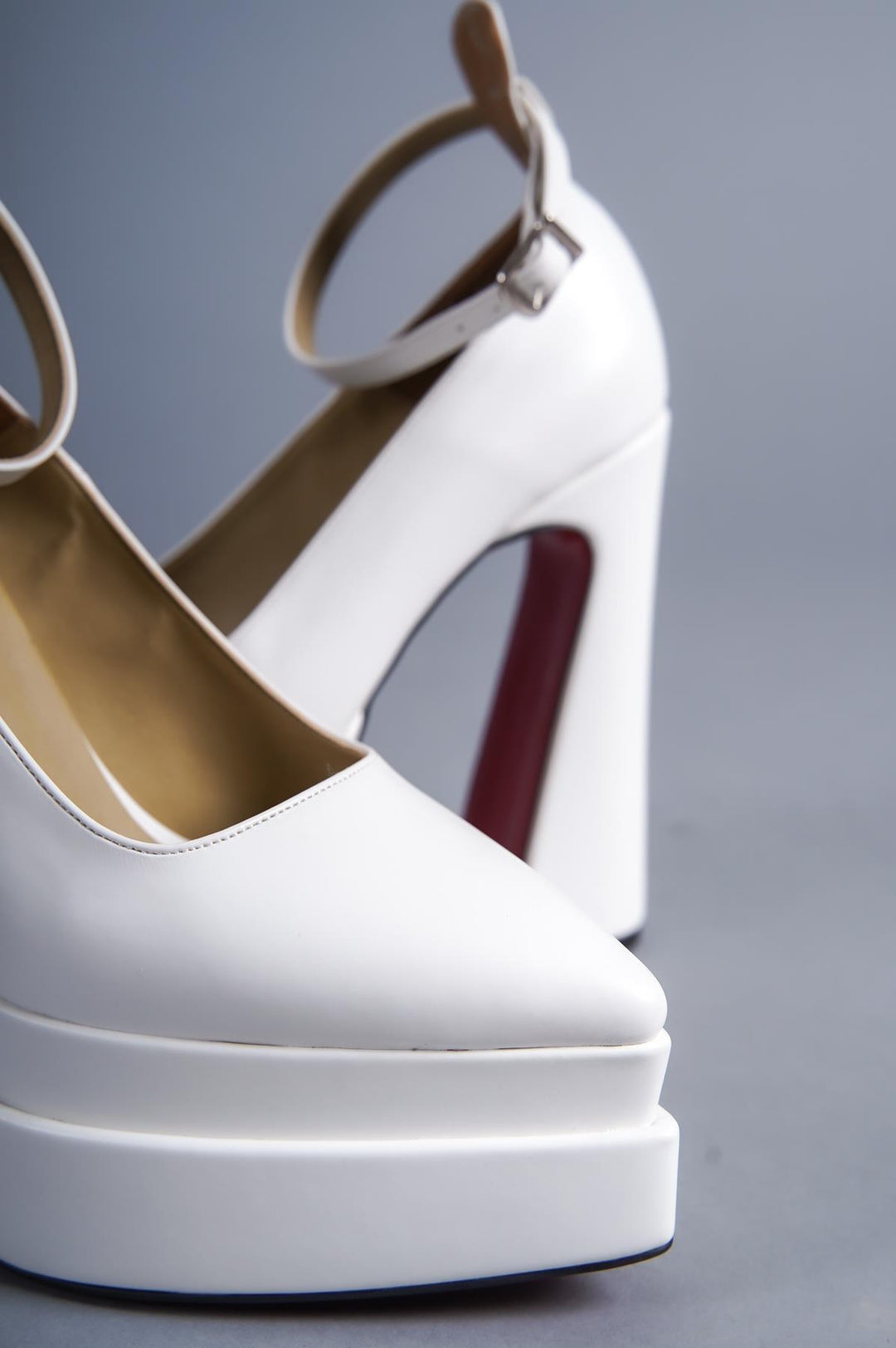 DSM Steve Platform Heel White Women's Heels - Ecatepec