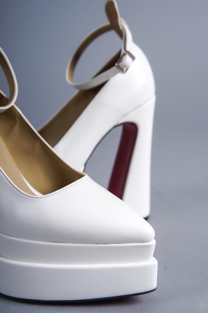 DSM Steve Platform Heel White Women's Heels - Ecatepec