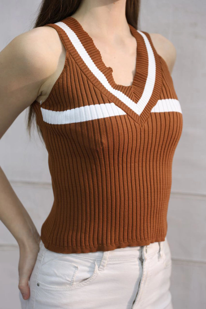 Cinnamon V-Neck Striped Sleeveless Knit Blouse BC241056 - Palencia