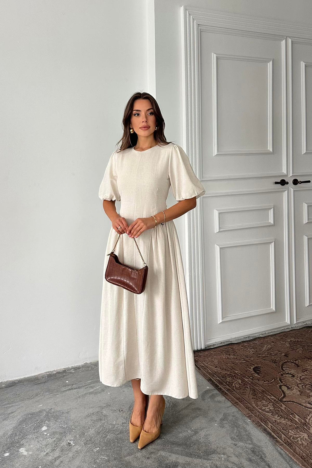 ELS Toptan Bej Arkadan Bağlamalı Büzgülü Keten Elbise - Alexandroúpoli