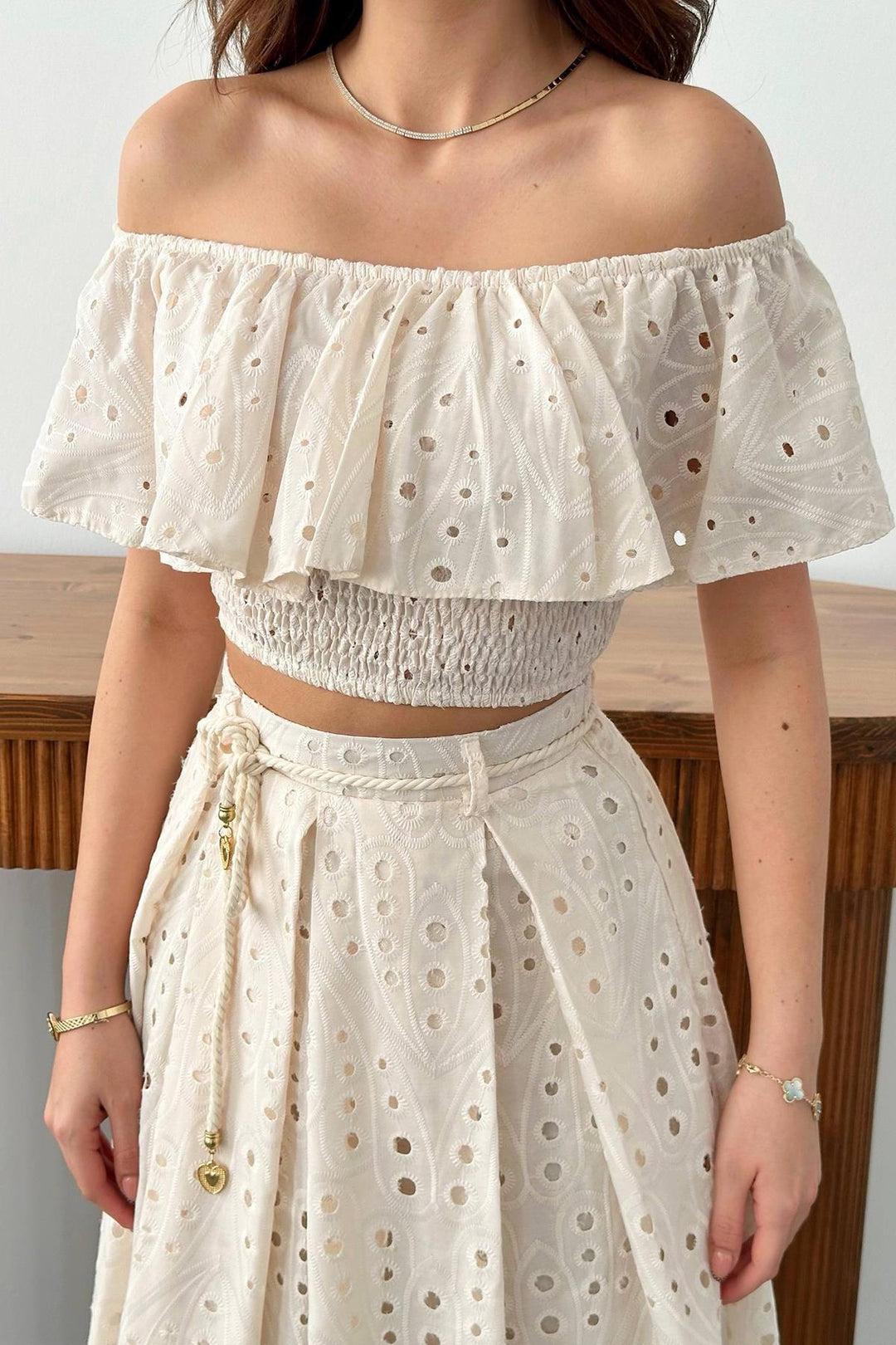 ELS Toptan Bej Gipeli Bluz Etek Takım - Winterthur