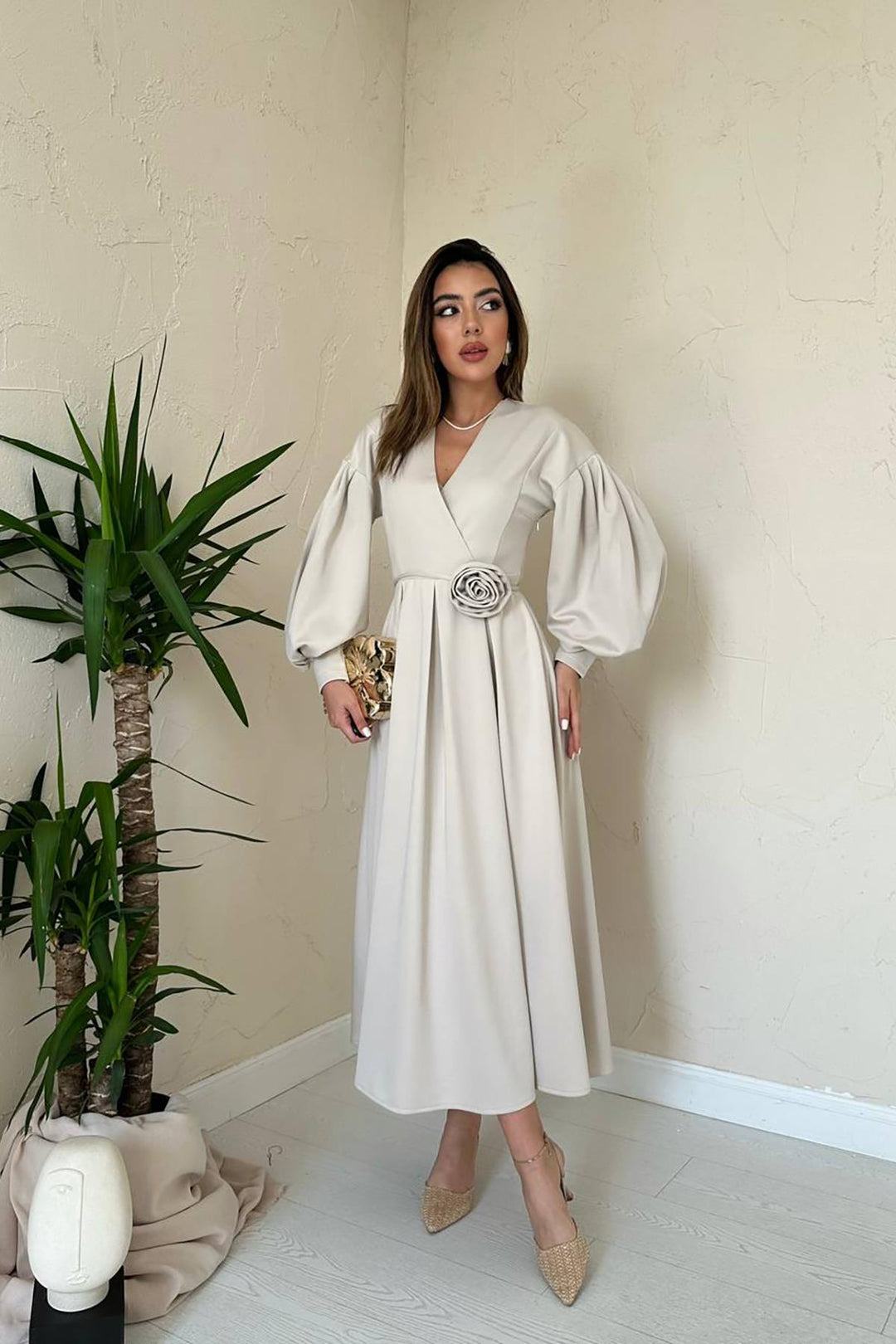 ELS Wholesale Beige Rose Detailed Scuba Dress - Irákleio