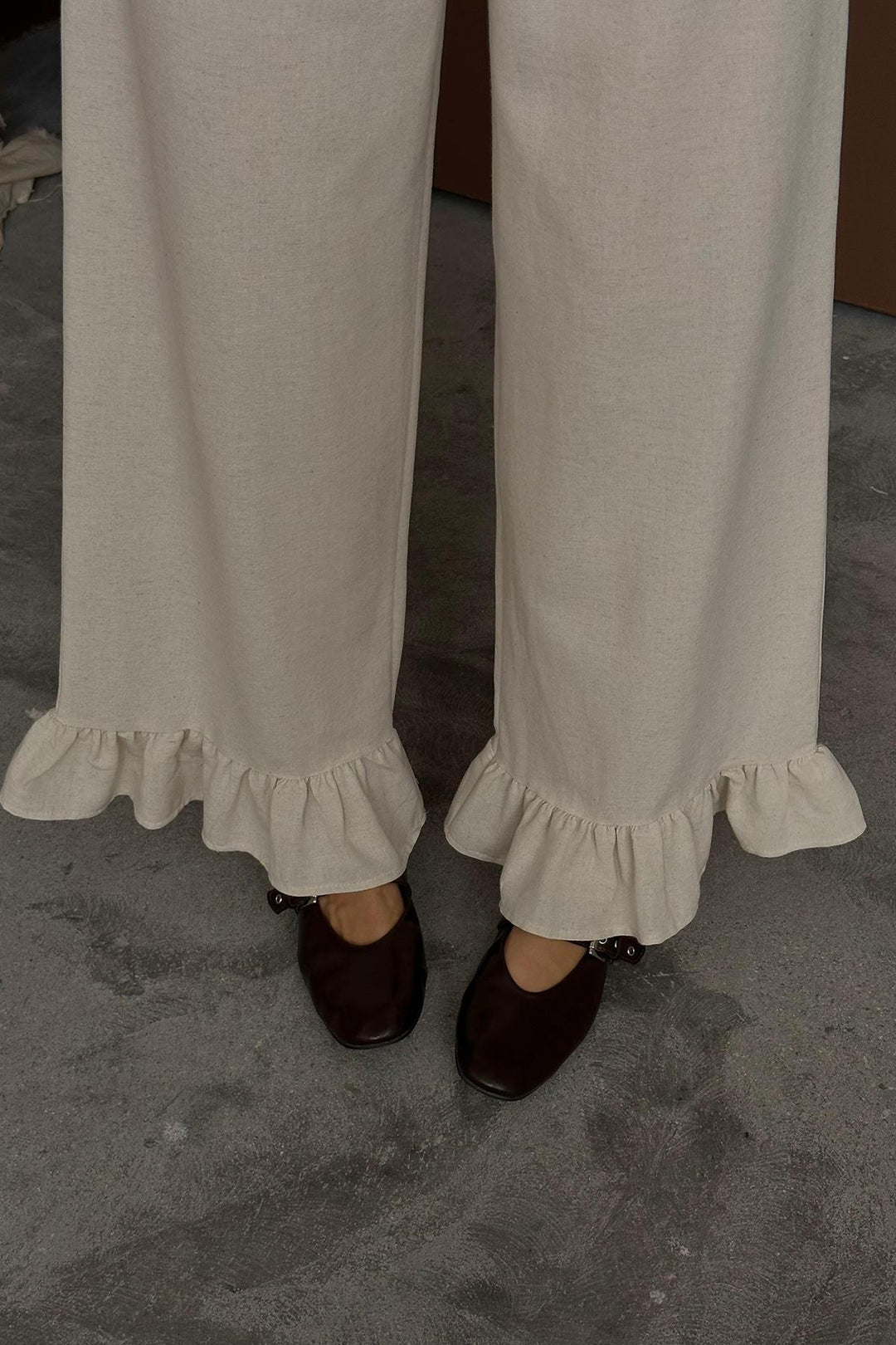 ELS Wholesale Beige Ruffled Linen Trousers - Cinisello Balsamo