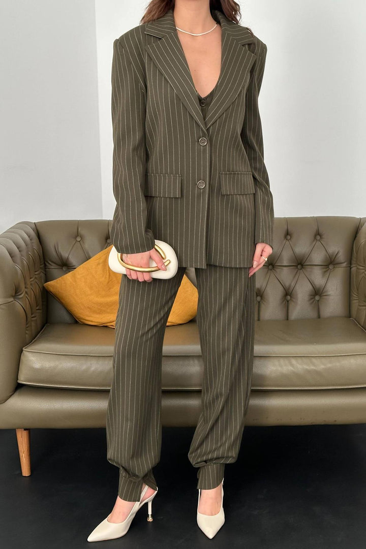 ELS Wholesale Three-Piece Striped Suit - Thérmi