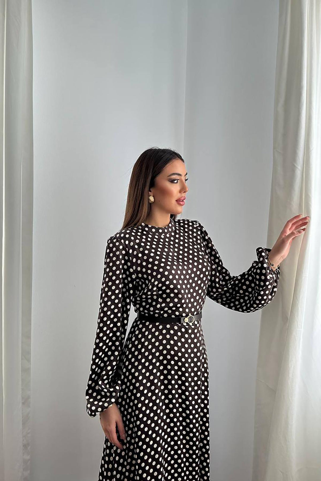 ELS Toptan Kahverengi Kemer Detaylı Puantiyeli Elbise - Alton