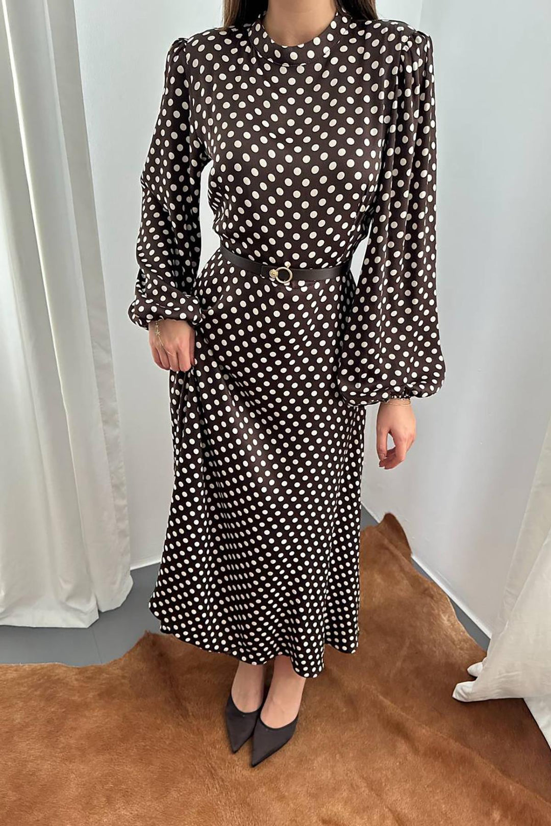 ELS Toptan Kahverengi Kemer Detaylı Puantiyeli Elbise - Alton