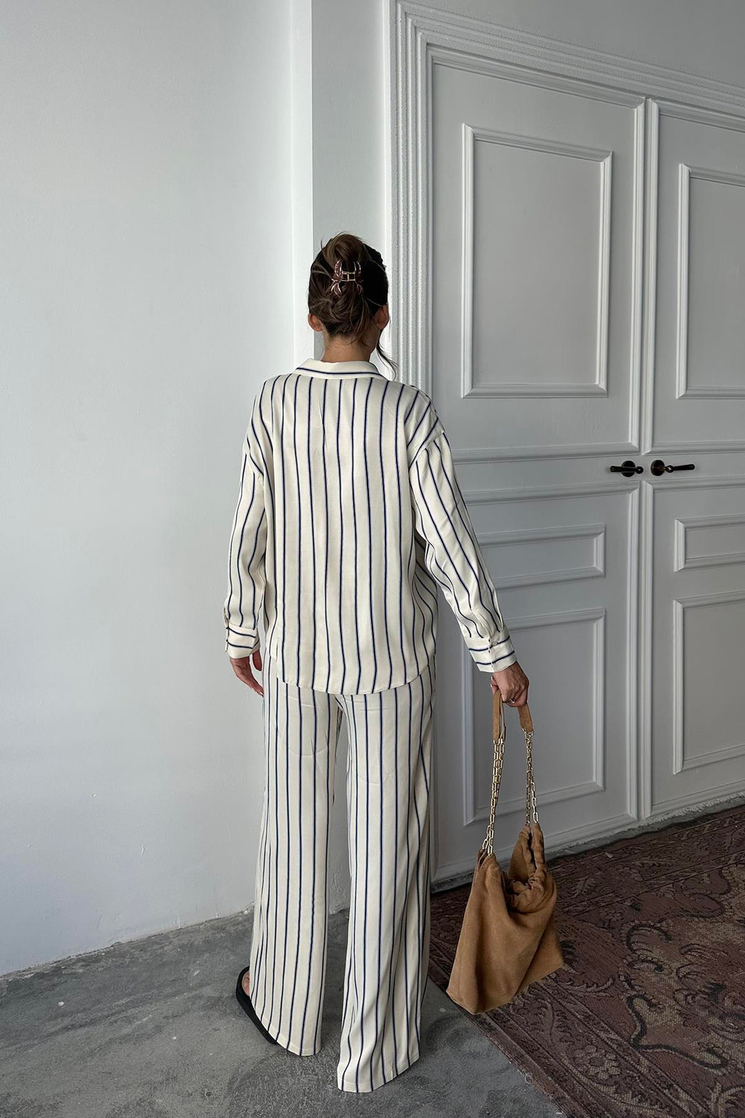ELS Wholesale Blue Striped Satin Suit - Livry-Gargan