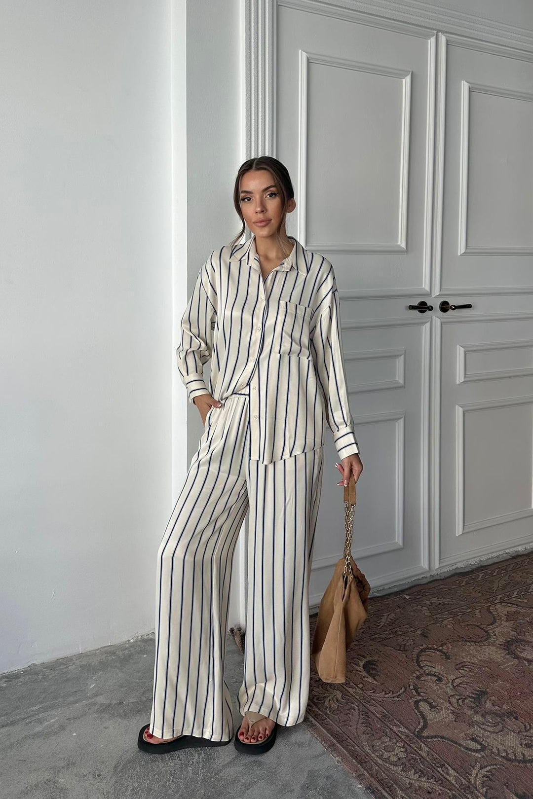 ELS Wholesale Blue Striped Satin Suit - Livry-Gargan