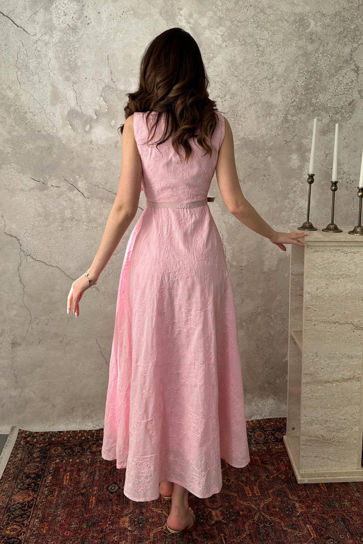 ELS Toptan Pembe Brodeli Boynundan Bağlamalı Elbise - Salon-de-Provence