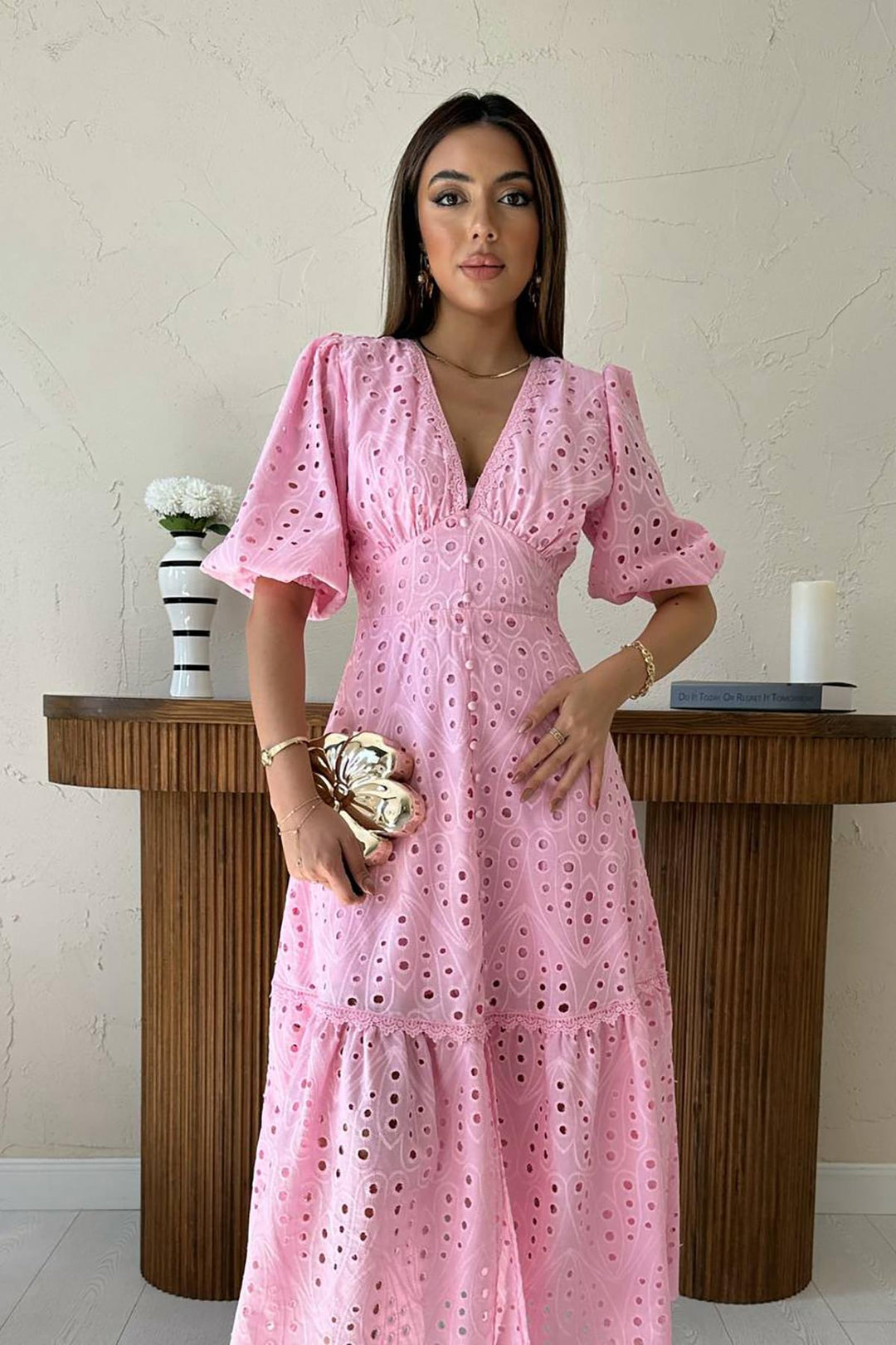 ELS Toptan Pembe Büzgü Detaylı Dantelli Brode Elbise - Trapani