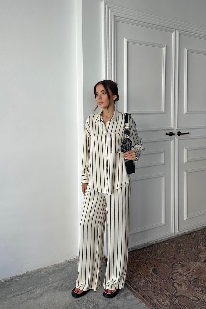 ELS Toptan Siyah Çizgili Saten Takım - Elyria