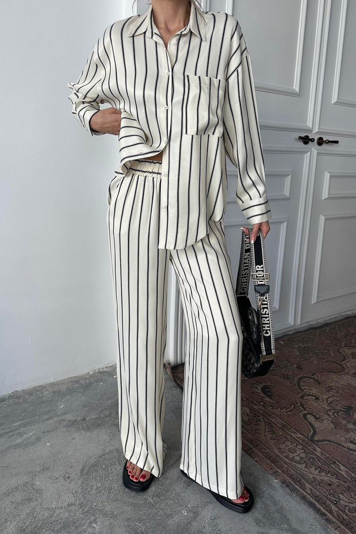 ELS Toptan Siyah Çizgili Saten Takım - Elyria