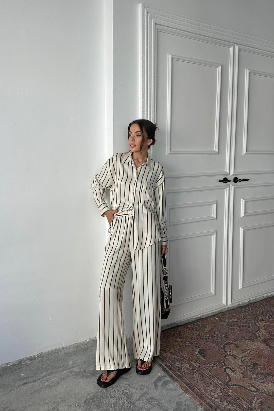 ELS Toptan Siyah Çizgili Saten Takım - Elyria