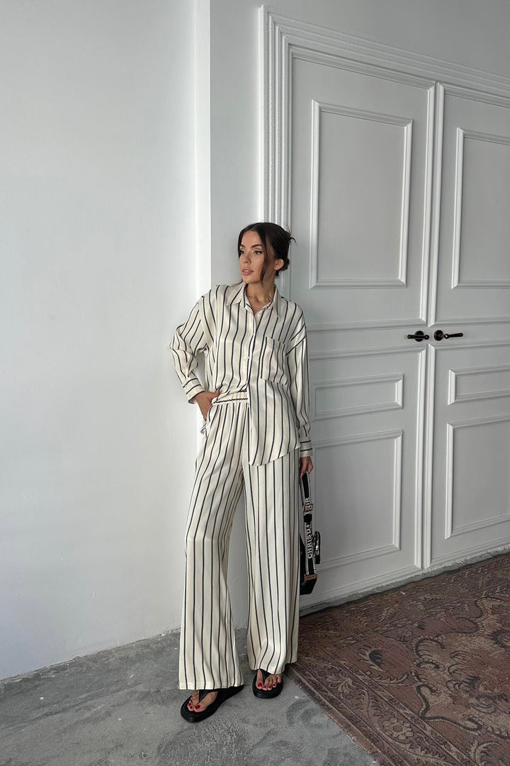 ELS Toptan Siyah Çizgili Saten Takım - Elyria