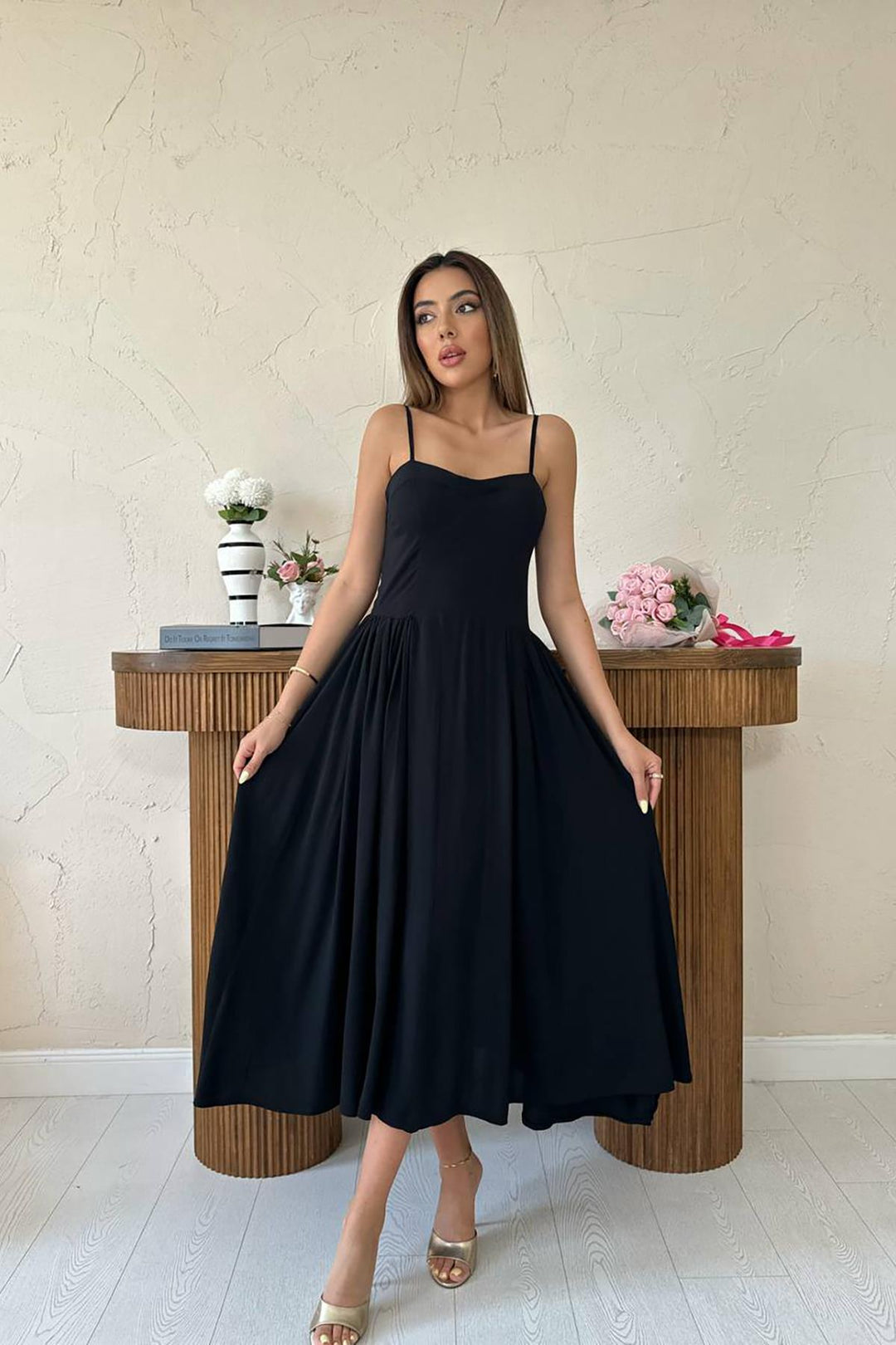 ELS Toptan Siyah Göğüs Kuplu Uzun Büzgülü Elbise - Joplin