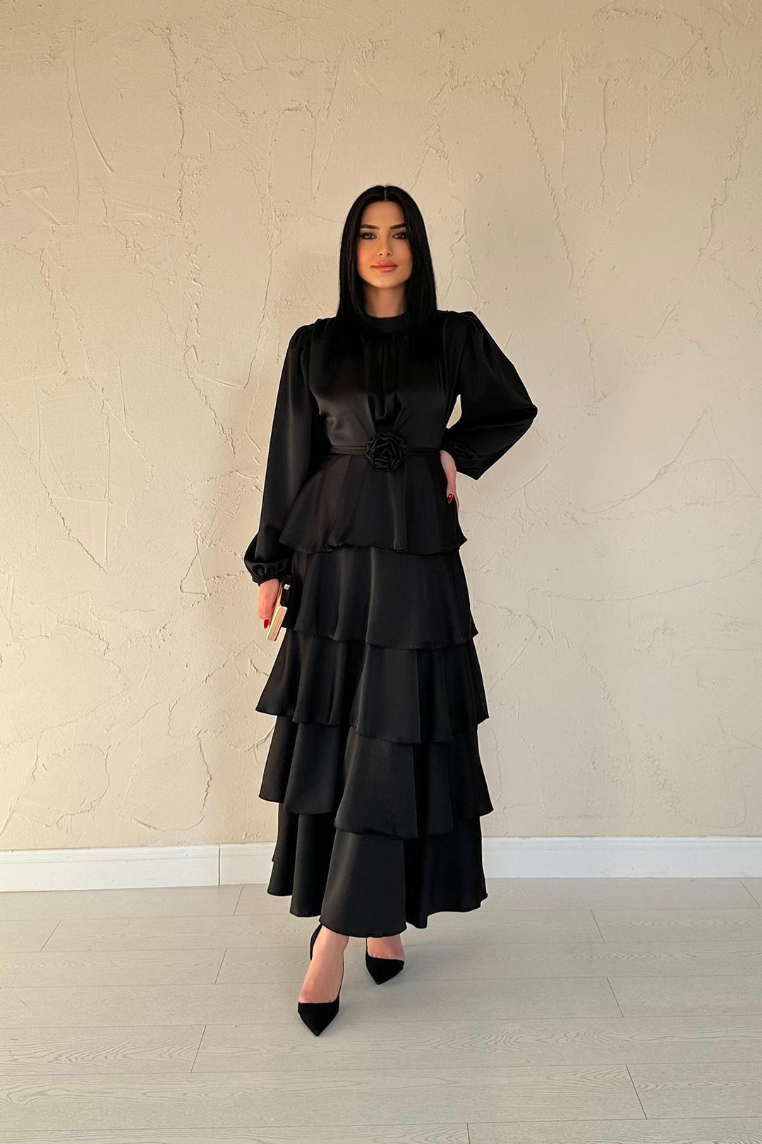 ELS Toptan Siyah Saten Büzgülü Kat Kat Elbise - Amarillo