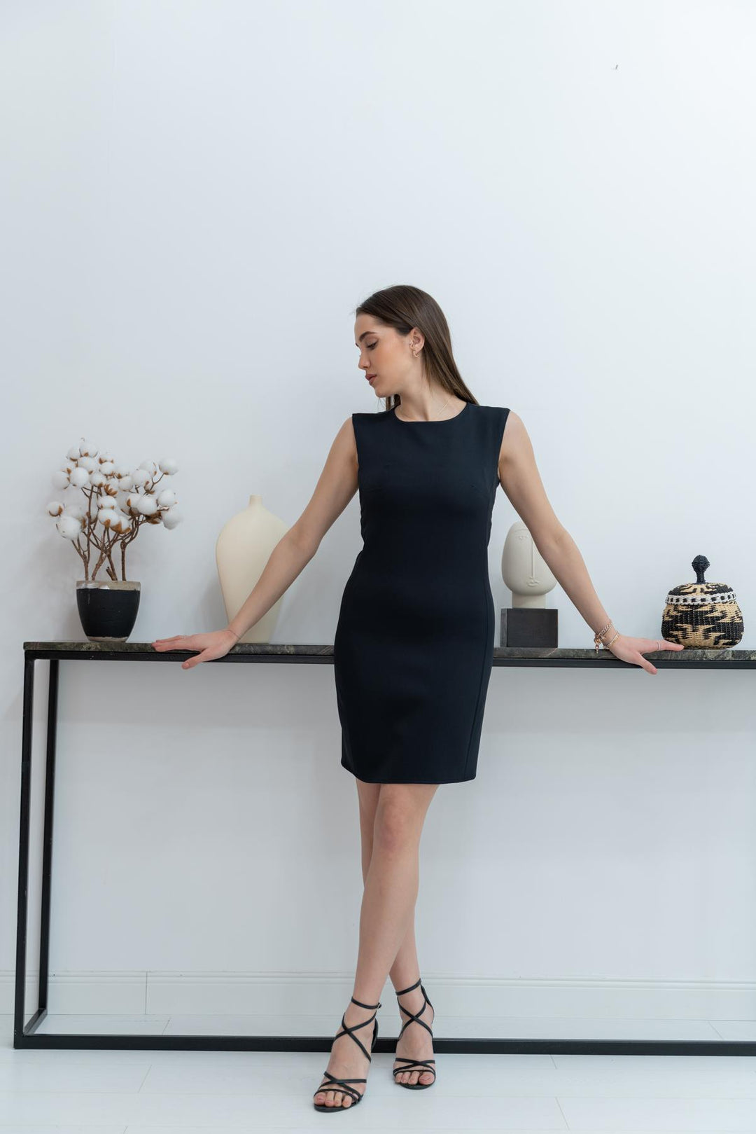 ELS Toptan Siyah Sıfır Kol Mini Elbise - Chillum