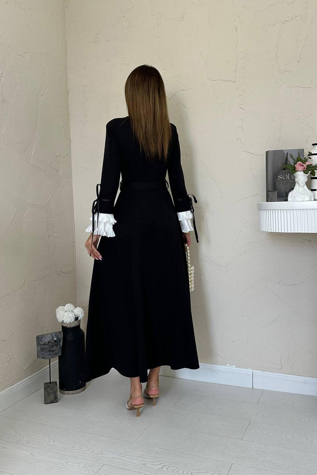 ELS Toptan Siyah Yaka Ve Kollerı Pileli Elbise - Agua Prieta