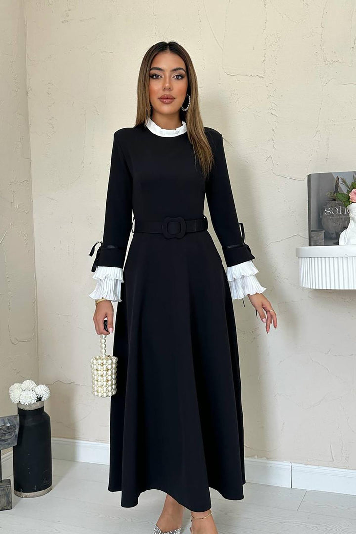 ELS Toptan Siyah Yaka Ve Kollerı Pileli Elbise - Agua Prieta