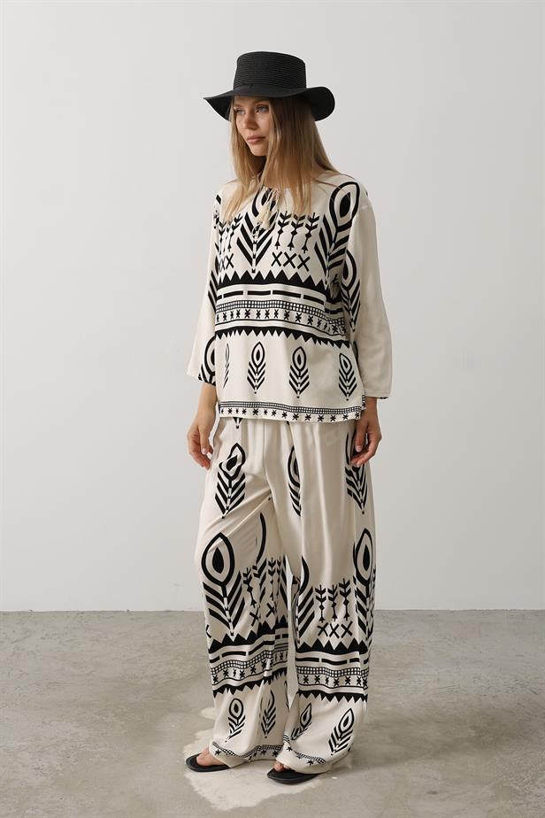 RYN Printed Tassel Detailed Set - Black - Youngstown