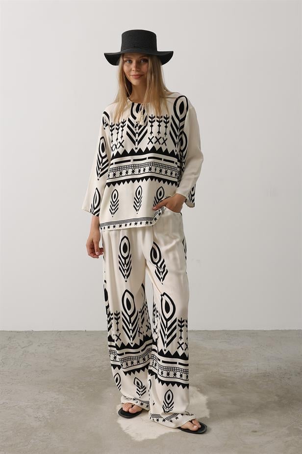 RYN Printed Tassel Detailed Set - Black - Youngstown