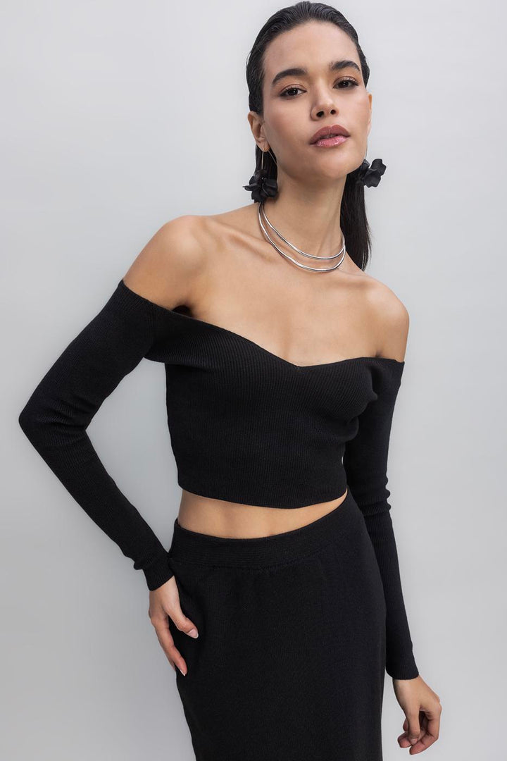 BSL Women Knit Carmen Neck Crop Top - Barreiro