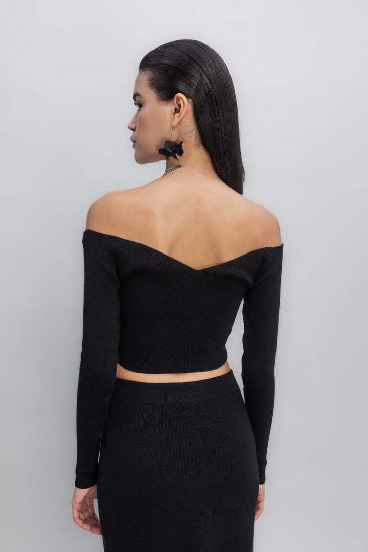 BSL Women Knit Carmen Neck Crop Top - Barreiro