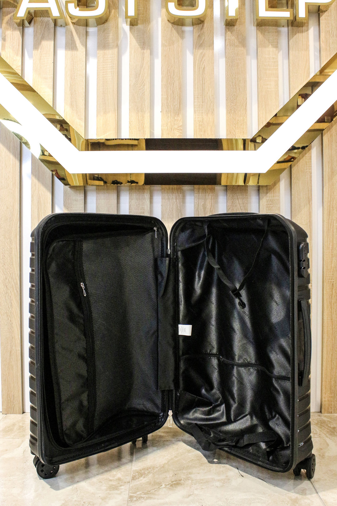 FST Unisex Medium Size Suitcase 438CA10663O Black - Cottage Grove
