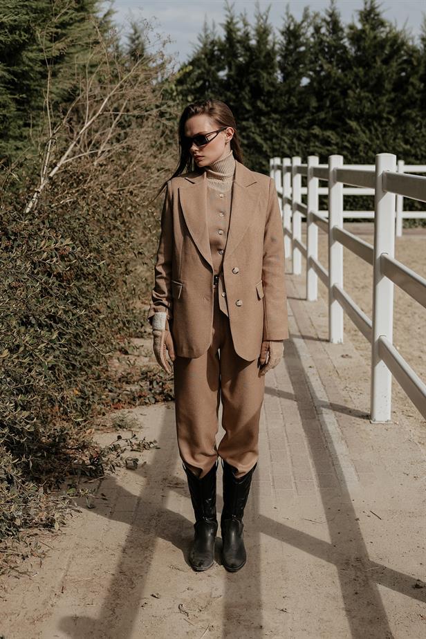 RYN Pocket Flap Jacket - Beige - Rimouski