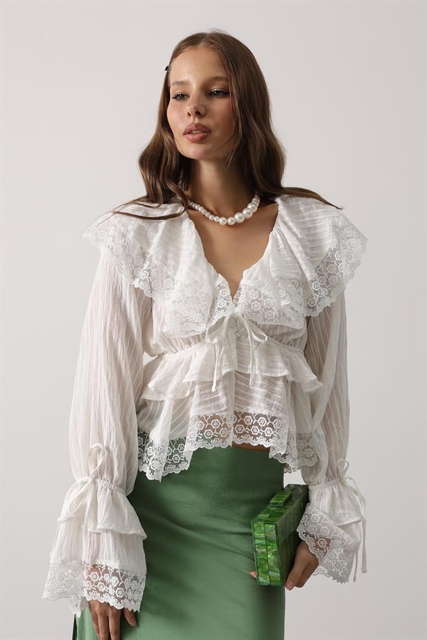 RYN Lace Ruffled Bohemian Blouse - White - Eindhoven