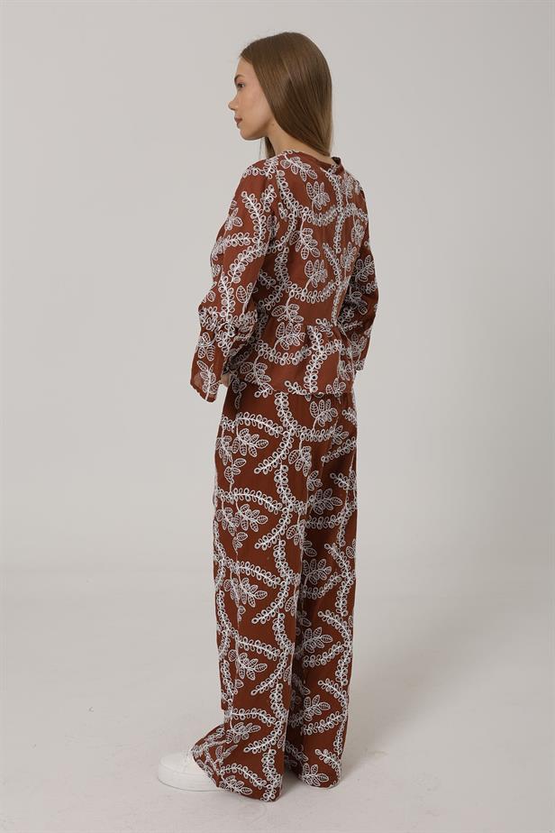 RYN Embroidered Oversize Pants - Brown - Texcoco