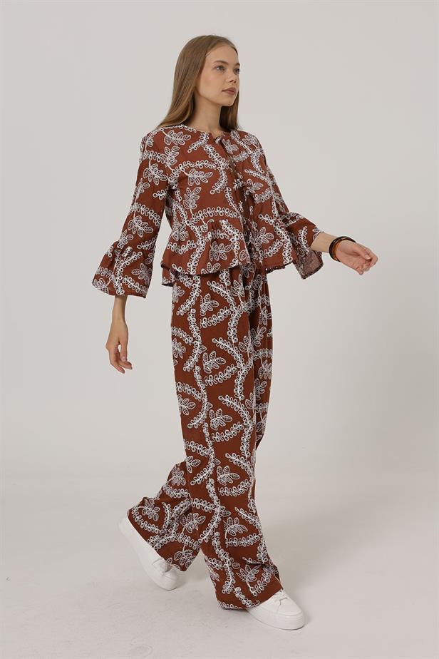 RYN Embroidered Oversize Pants - Brown - Texcoco