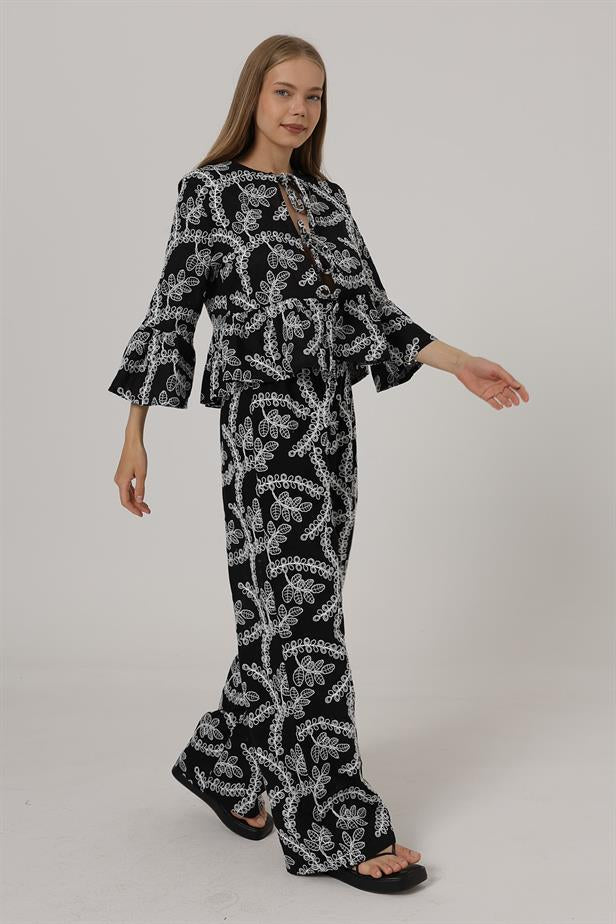 RYN Embroidered Oversize Pants - Black - Santiago Tuxtla