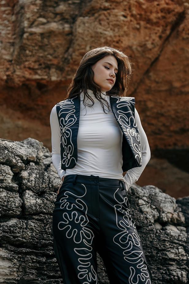 RYN Embroidered Leather Set - Black - Hamilton