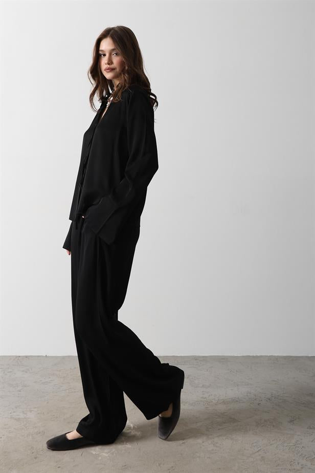RYN Front Pleated Blouse and Pants Set - Black - Úbeda