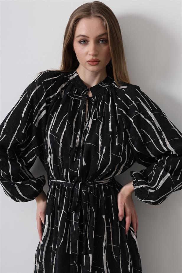 RYN Slim Detailed Printed Dress - Black - Gillingham