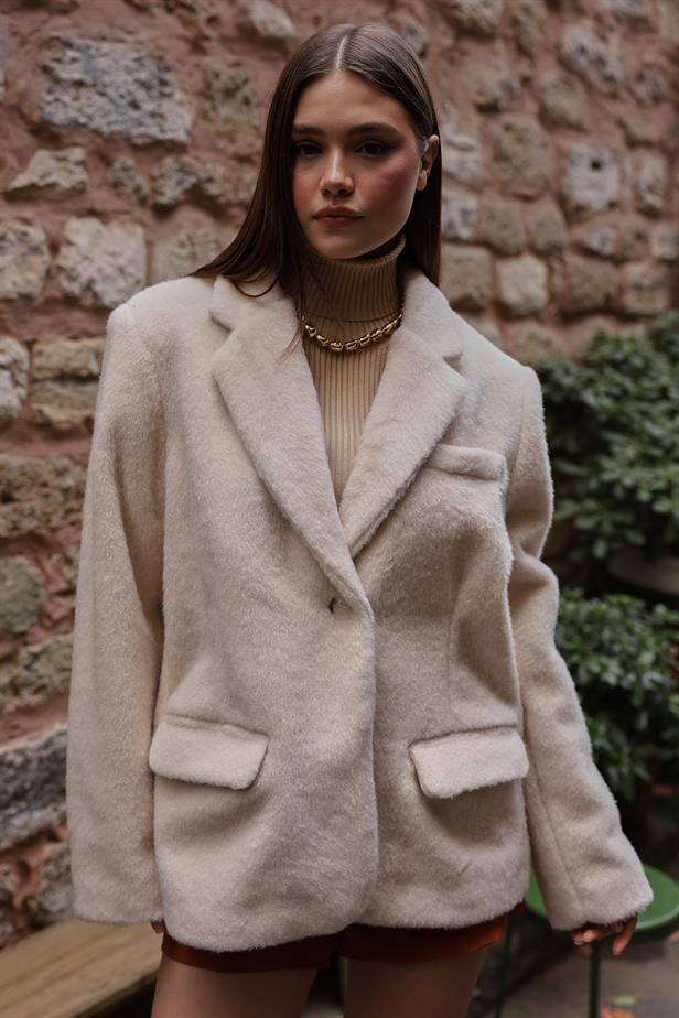 RYN Furry Blazer Jacket - Ecru - Avilés