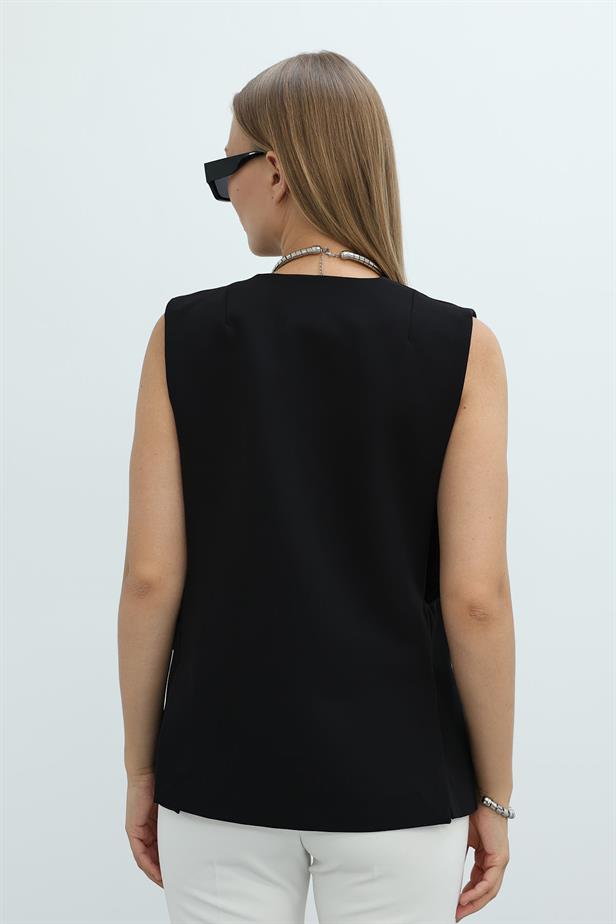 RYN Long Buttoned Vest - Black - Torremolinos