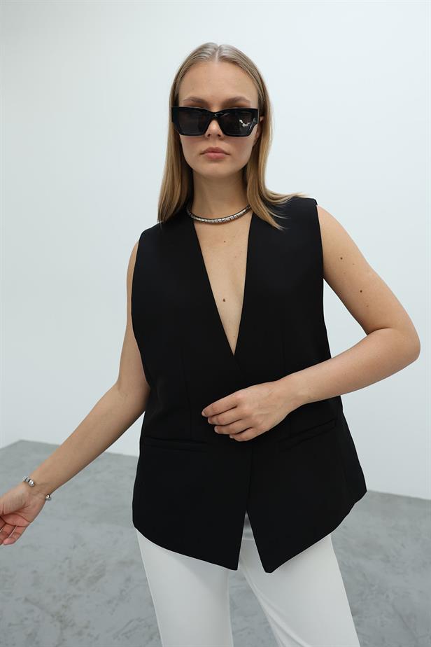 RYN Long Buttoned Vest - Black - Torremolinos