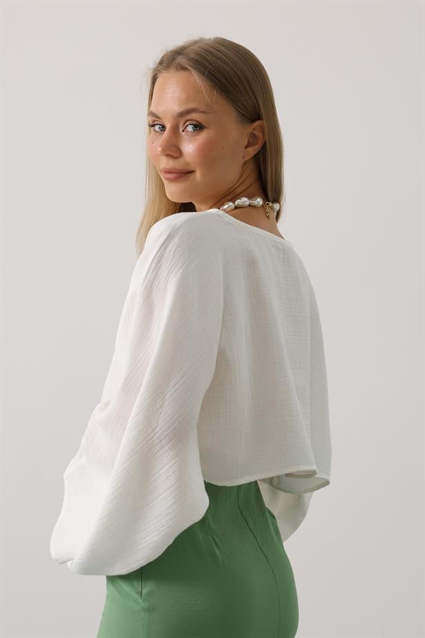 RYN BAT SLEEVE CROP BLOUSE - White - Rimouski