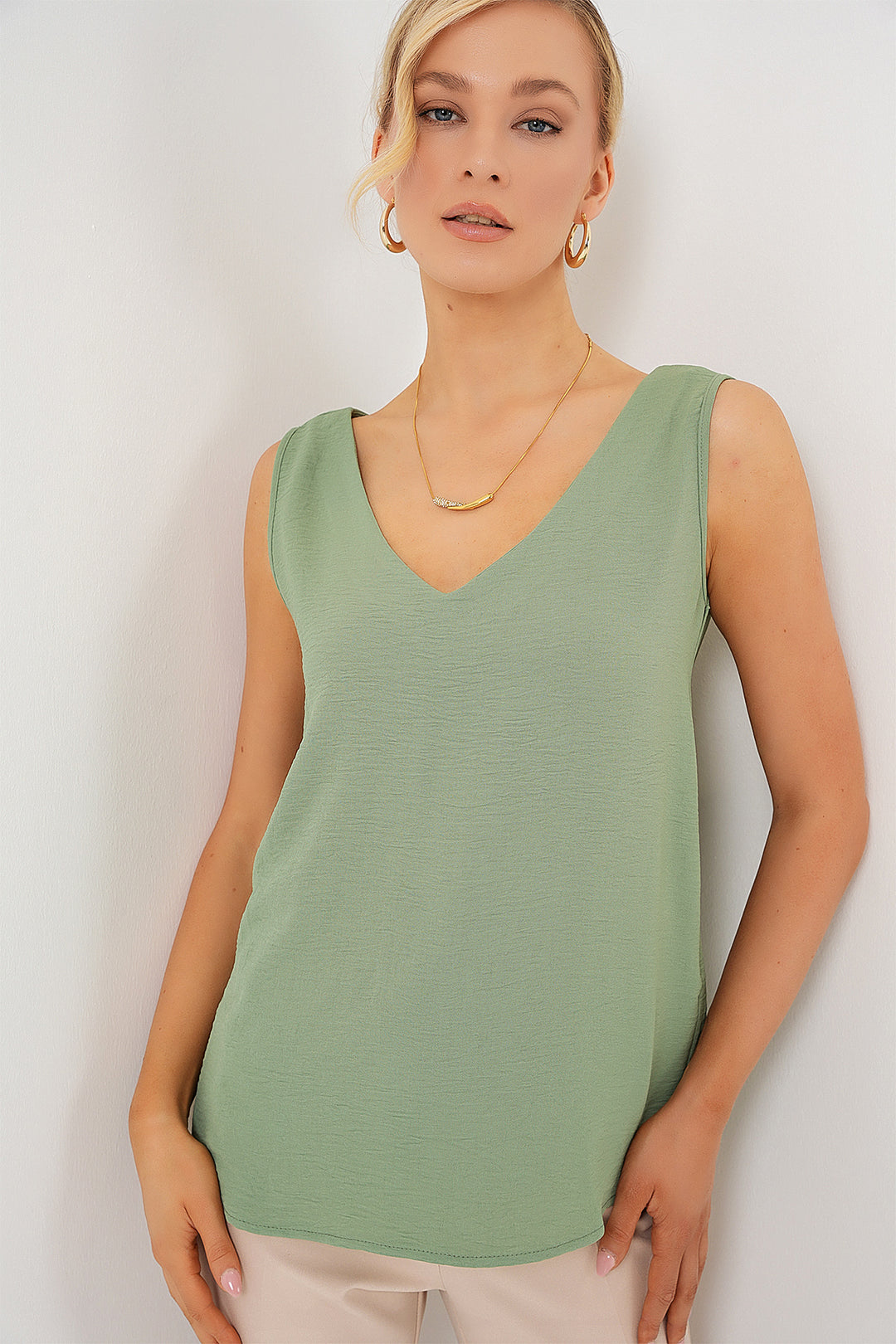 BGD Women V Neck Sleeveless Blouse 950 - Çağla - Rotterdam