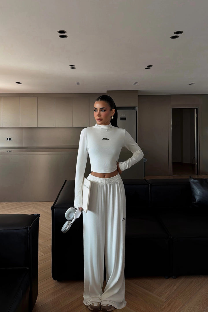 EYY Women White Revees Top and Bottom Set - Aigáleo