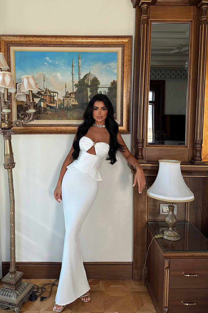 EYY Women White Strapless Dress with Pocket Detail - Monrovia