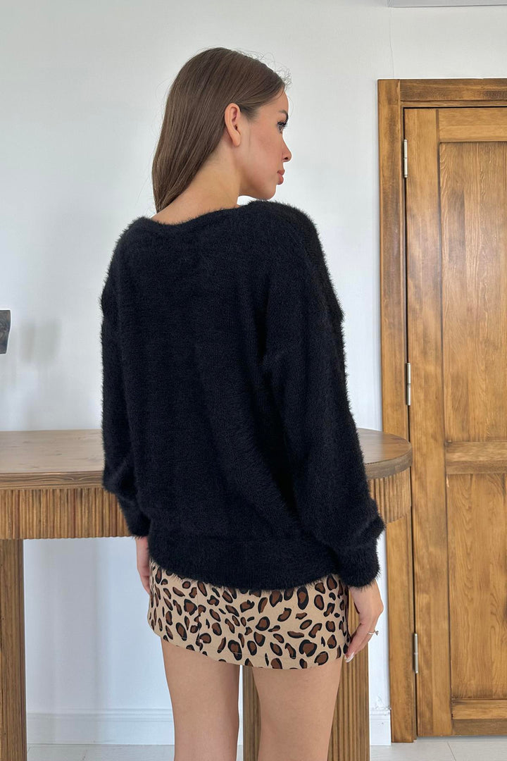 ELS Chain Detailed Sweater - Black - Lozova