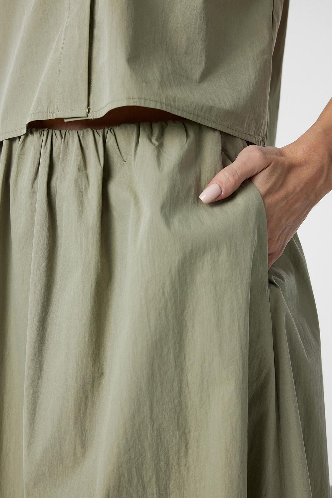 ANT Antioch Green Women Balloon Midi Skirt - Villaflores