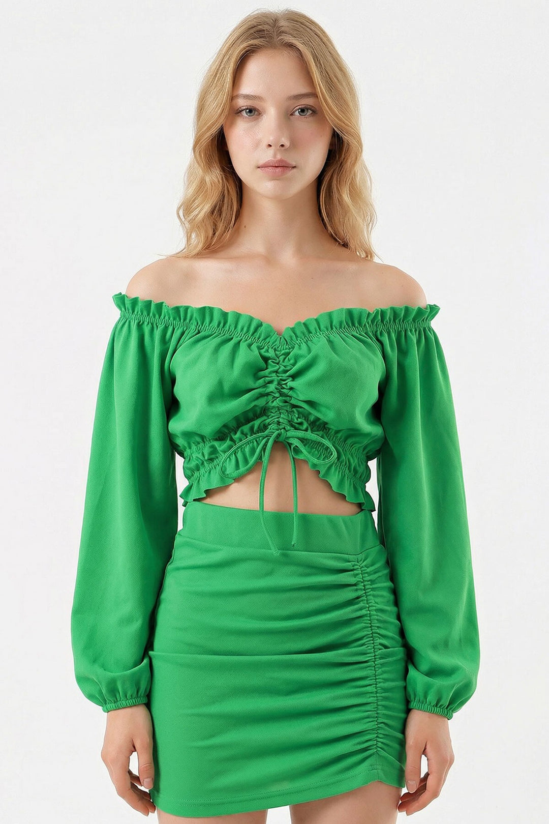 Yeşil Madonna Yaka Omuz Dekolteli Önü Büzgülü Crop Bluz - Portage